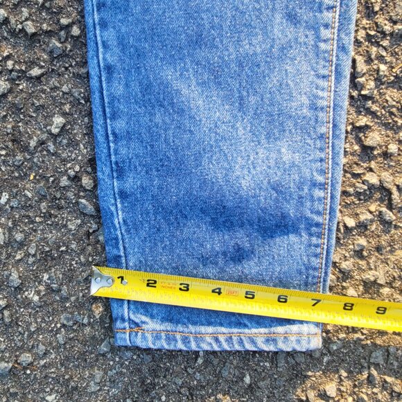 Levi Vintage Made in USA 505 Red Tab Shrink to Fit Medium/Light Wash Jeans - Picture 9 of 11